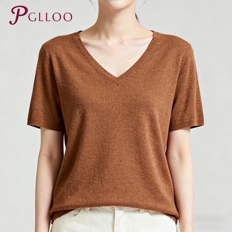 브라운 V넥 반팔 티셔츠 전면 이미지