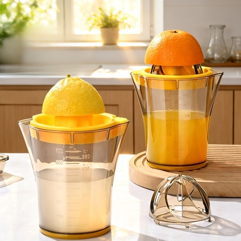 เครื่องคั้นน้ำผลไม้แบบมือหมุน พร้อมถ้วยตวงแบบมีขีดบอกปริมาตร