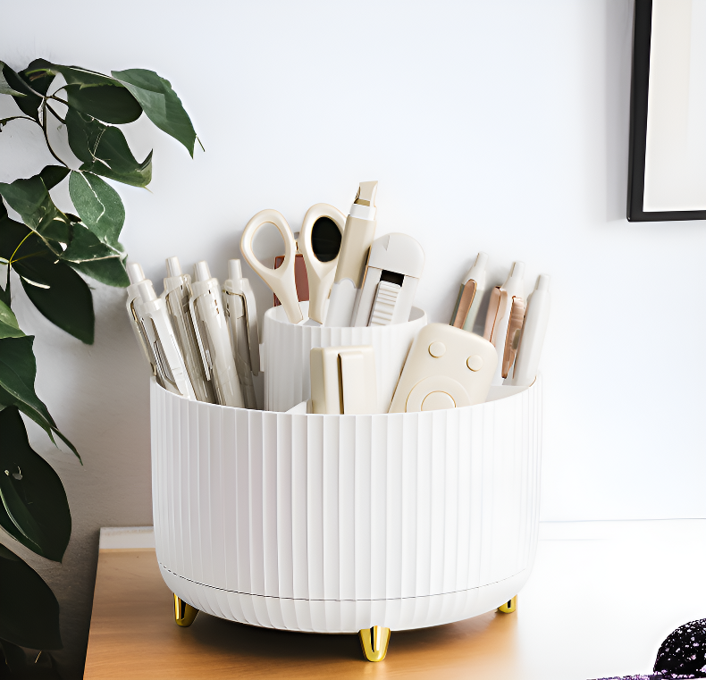 تصميم داخلي مرتب لحقيبة مستحضرات التجميل