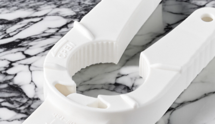 携帯に便利な磁気栓抜き