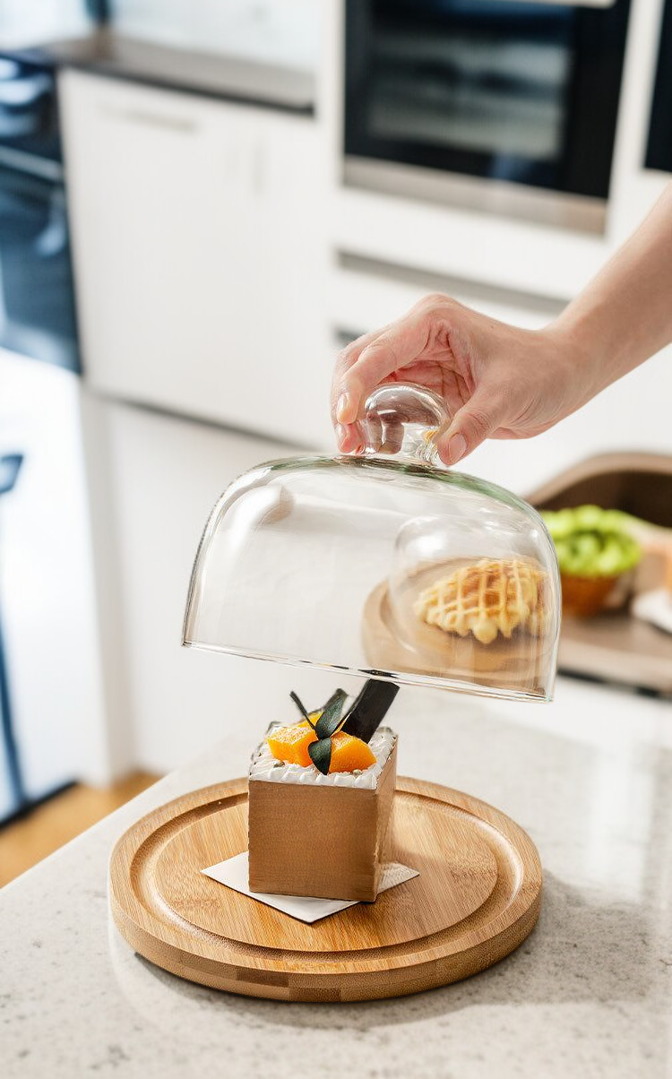 진열장 속 케이크 이미지