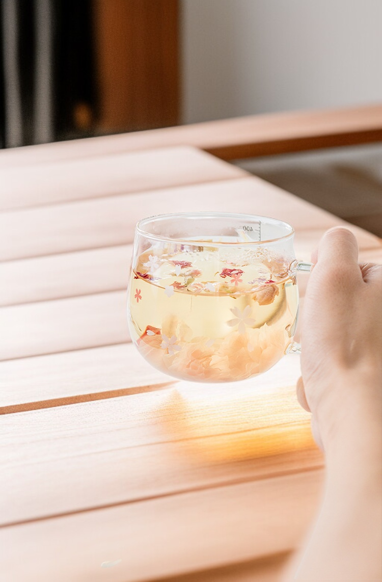 Stilvolles Kirschblütenglas für besondere Anlässe