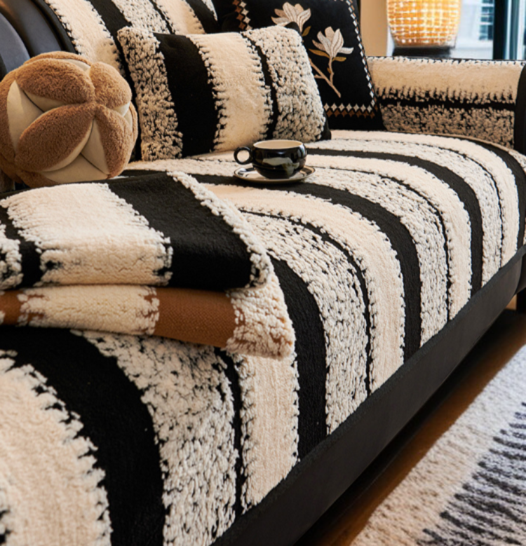 高級感漂うソファカバークッション