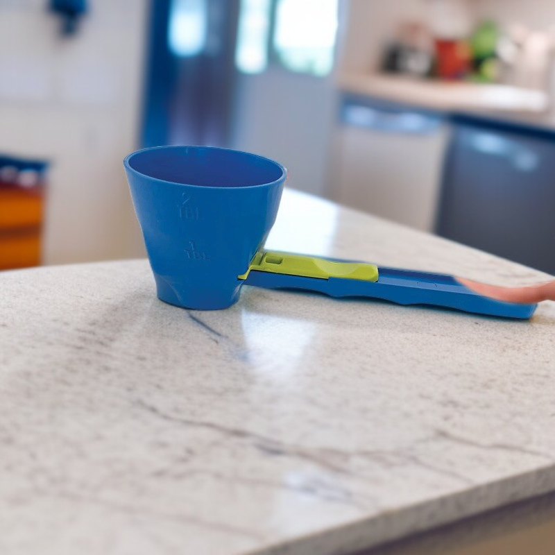 Schiebe-Löffel mit praktischem Mechanismus