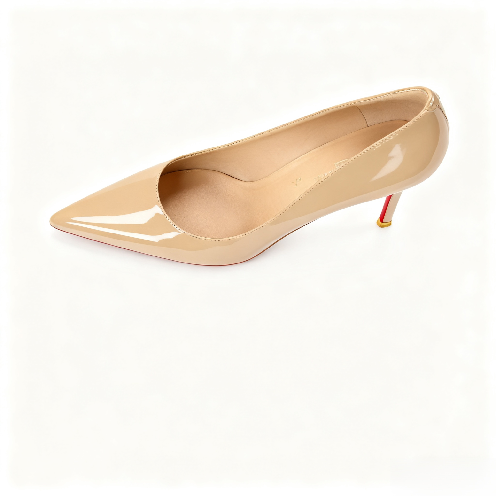 여성용 스틸레토 힐이 달린 새로운 스타일의 에나멜 가죽 레드솔 하이힐