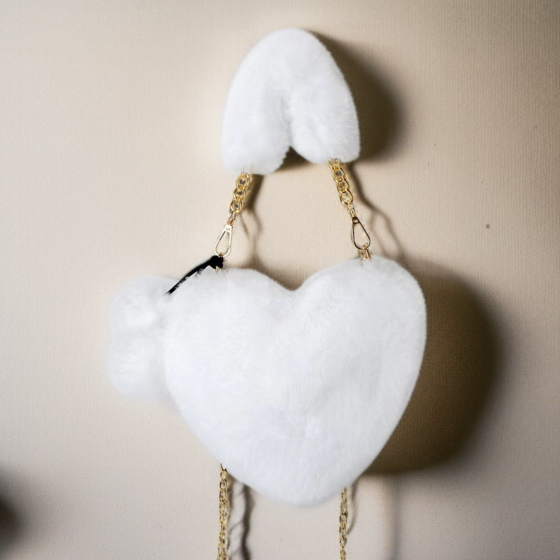 Damen Handtasche aus Plüsch mit Kette und Herzmotiv