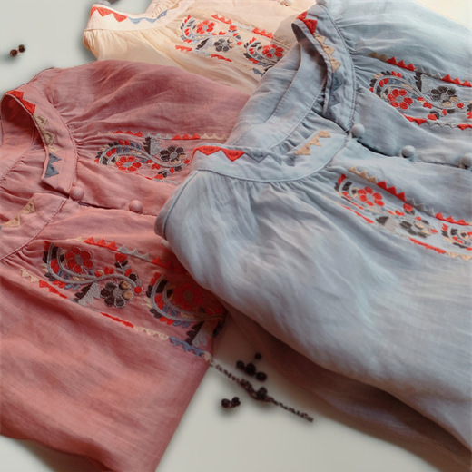 コットンリネン素材で通気性抜群の長袖トップス