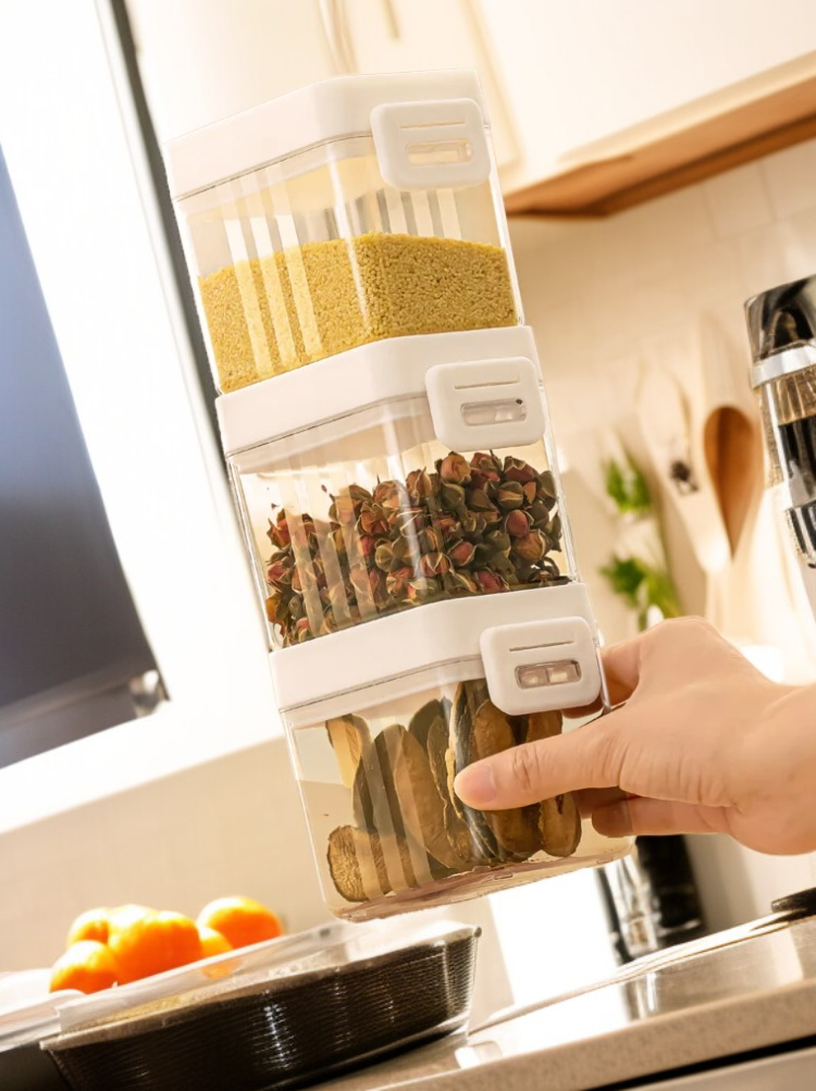 透明プラスチック容器の密封性を強調