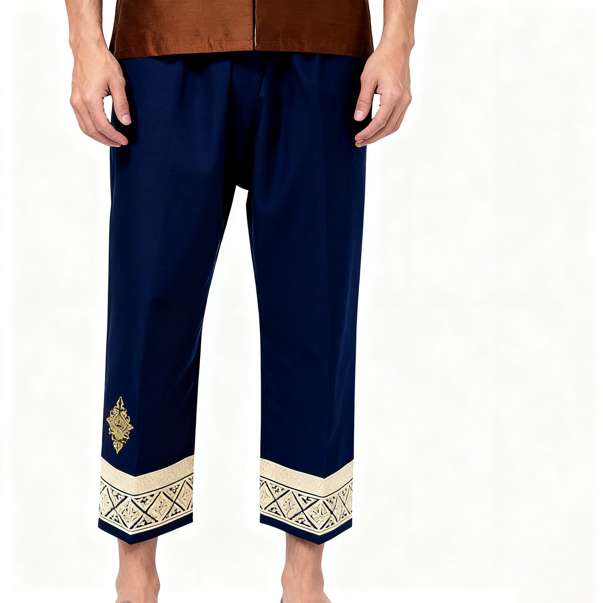 กางเกงแฟชั่นผู้ชายสีน้ำเงินเข้มปักดีไซน์