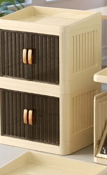 스킨케어 제품 정리된 수납함 내부 모습