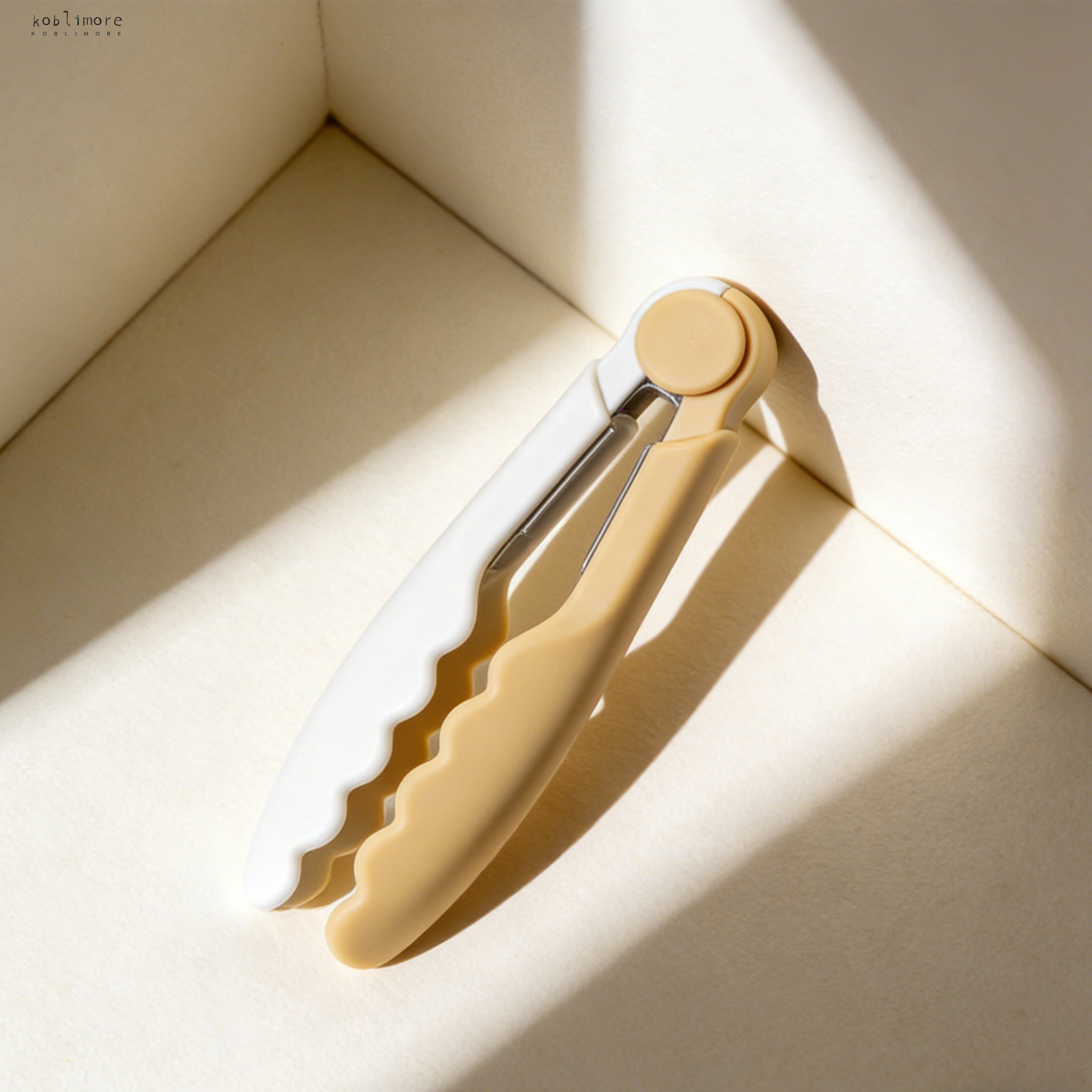 Reusable silicone clips keeping snacks fresh