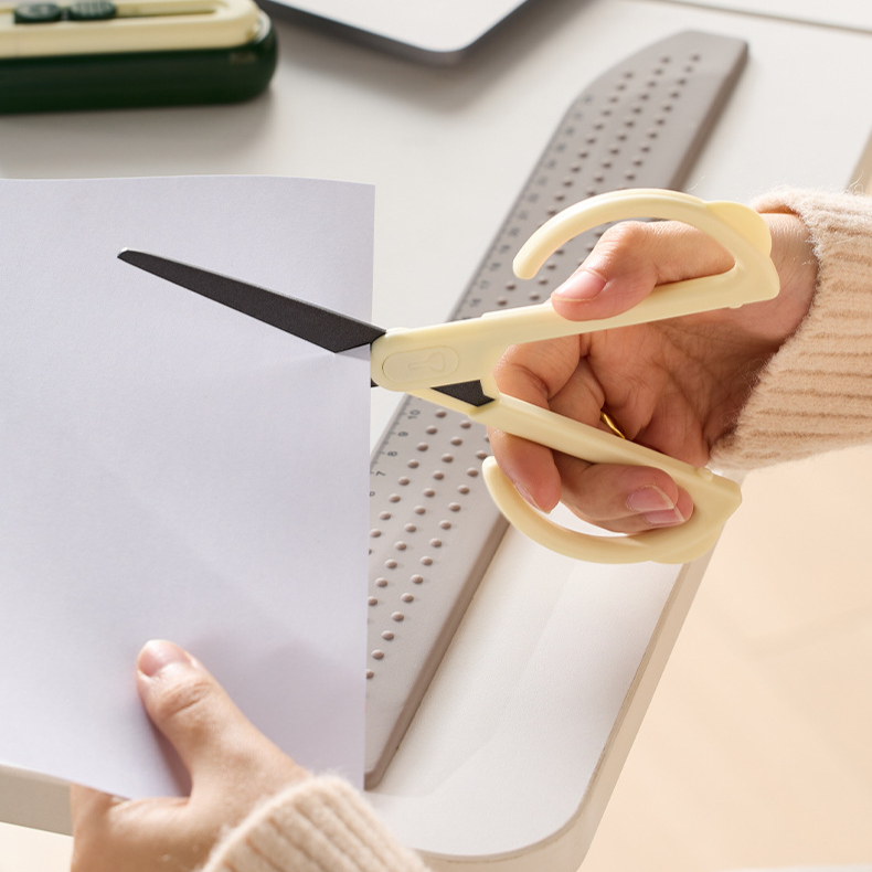 磁気収納付き2in1宅配開封ハサミ