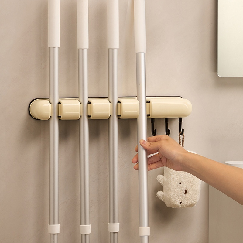 壁掛けモップホルダー