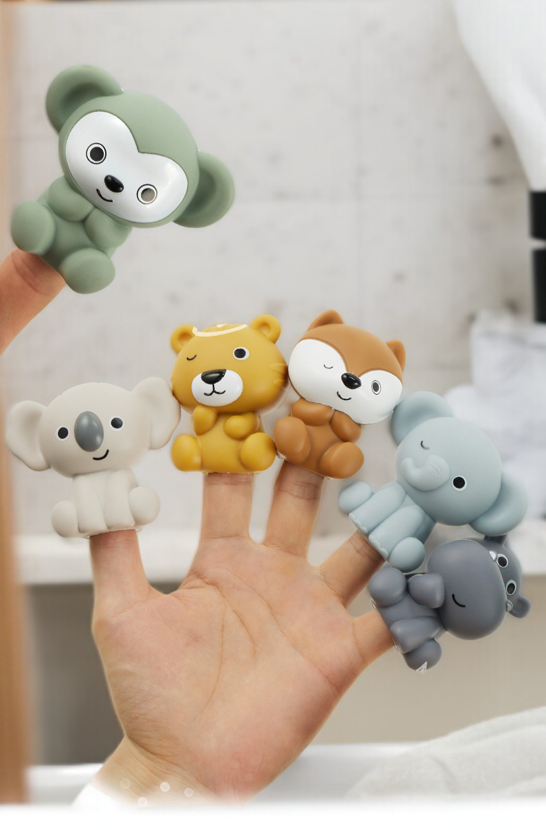 다채로운 색상의 목욕 놀이 장난감