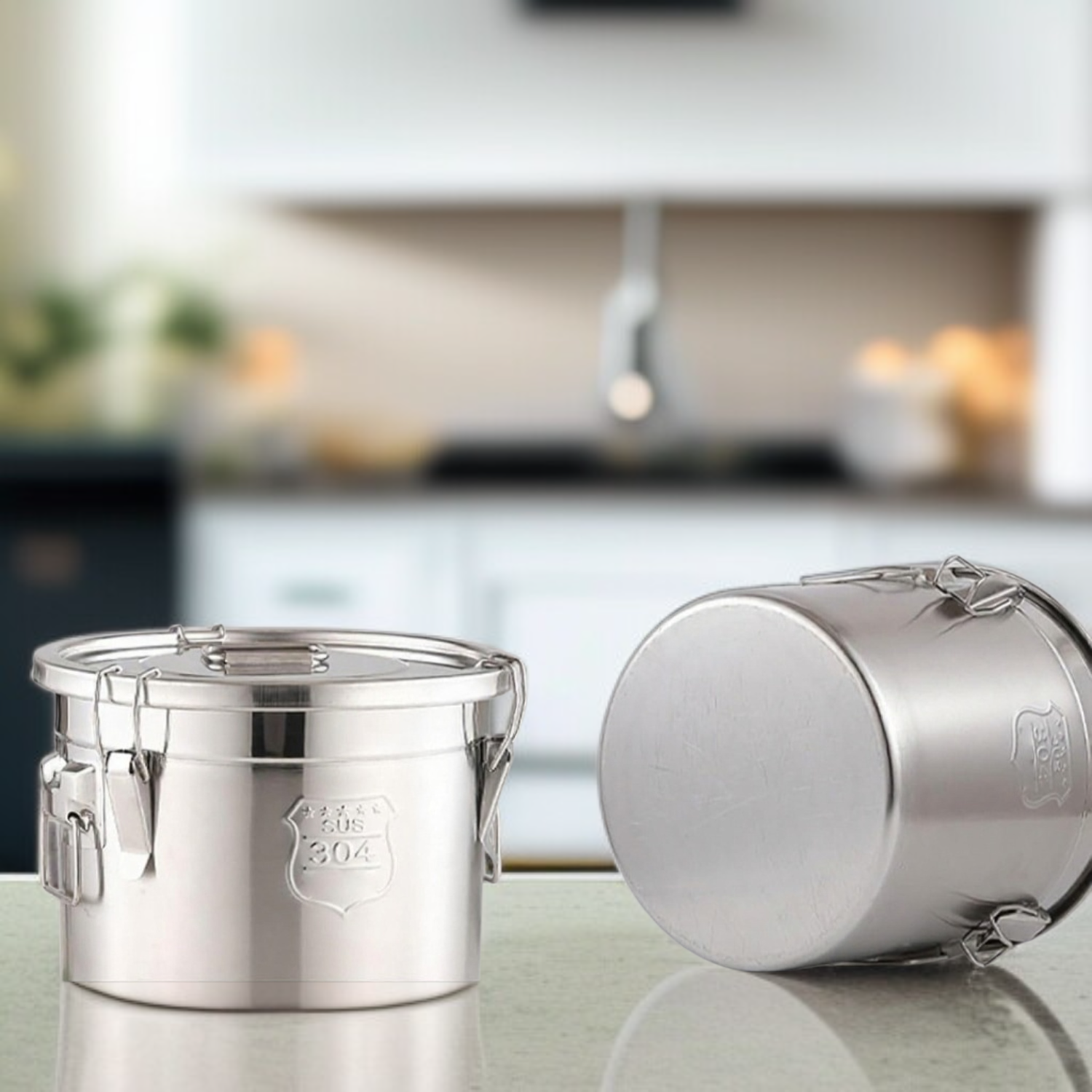 食品保存容器と密閉バケツ