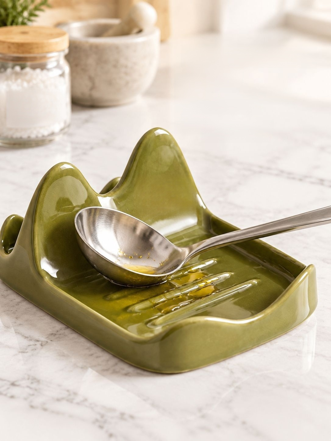 Kitchen countertop organizer holding a pot lid and cutting board