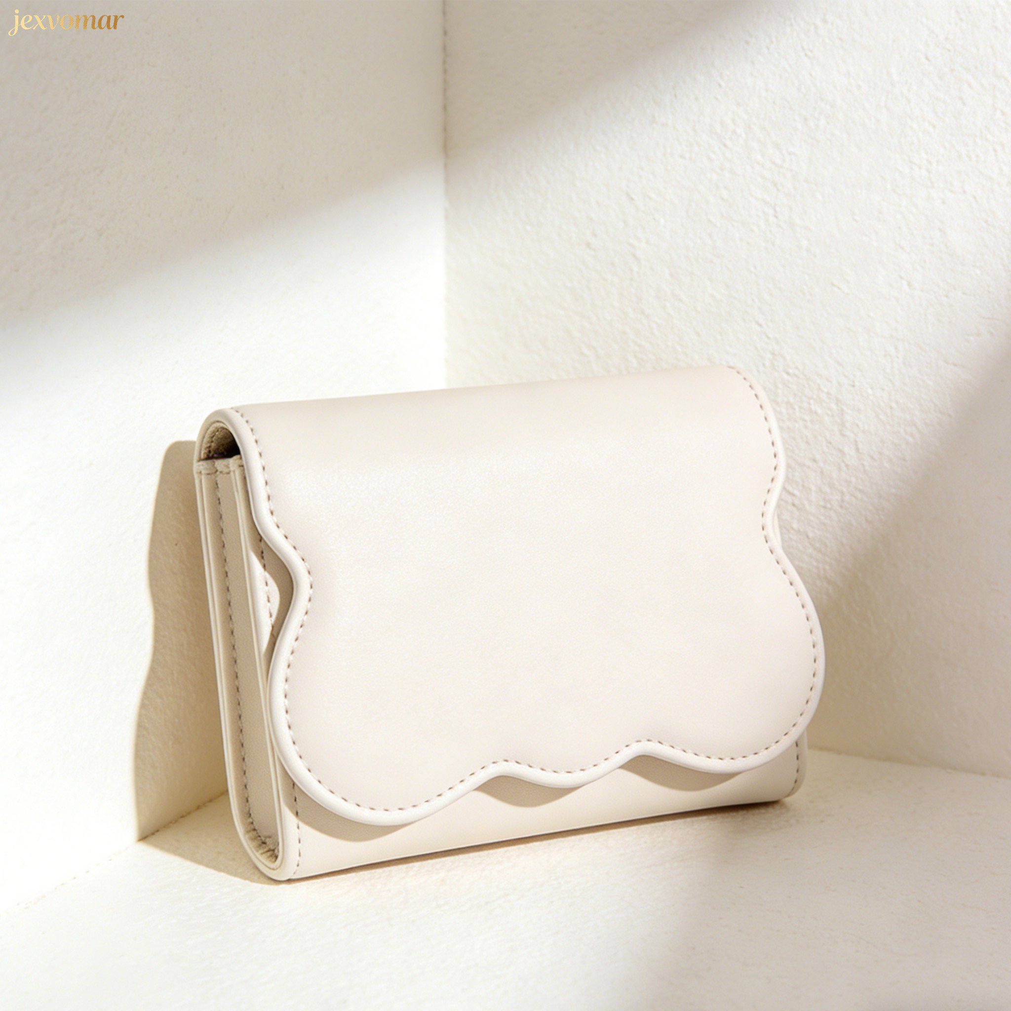 컴팩트한 미니 지갑 내부 수납 공간