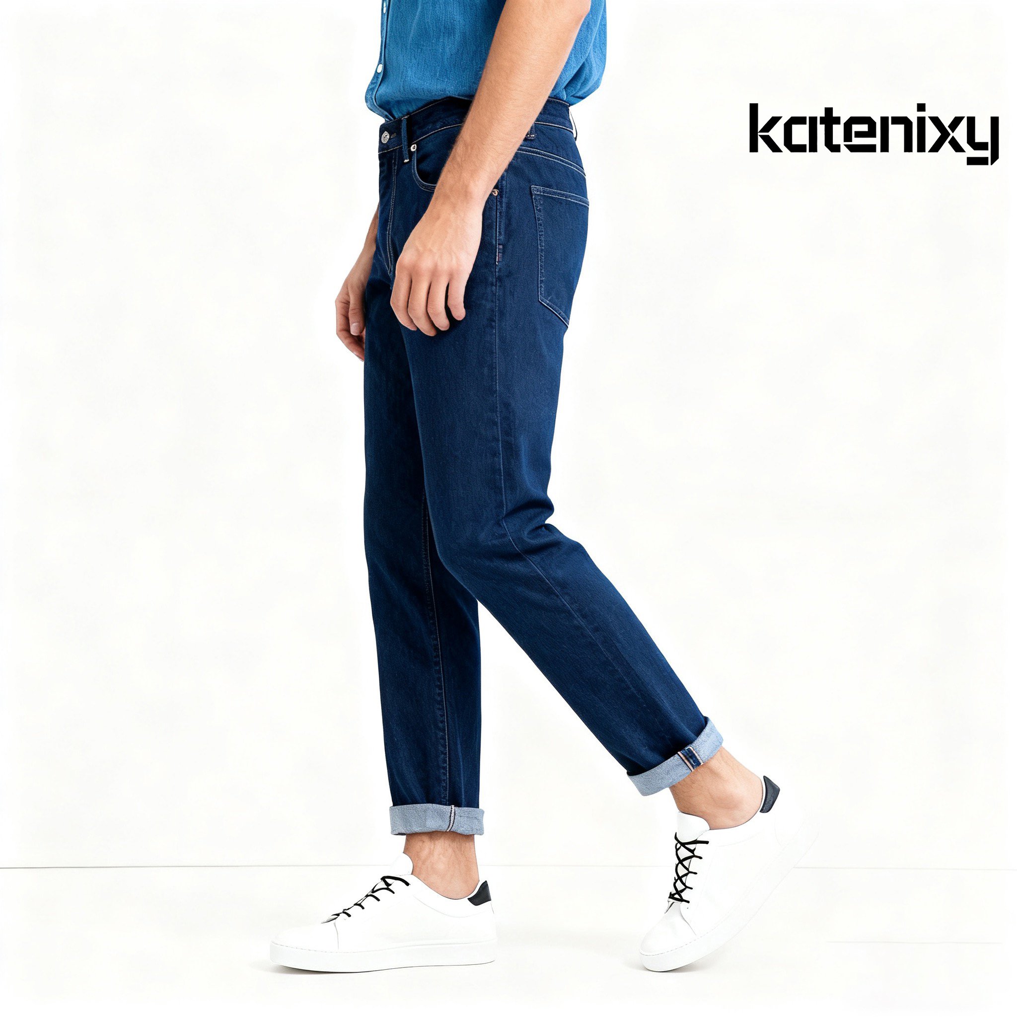 다크 블루 스트레이트 레그 진 전체 모습