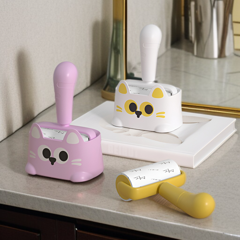 Clothing tool included in cat hair remover set