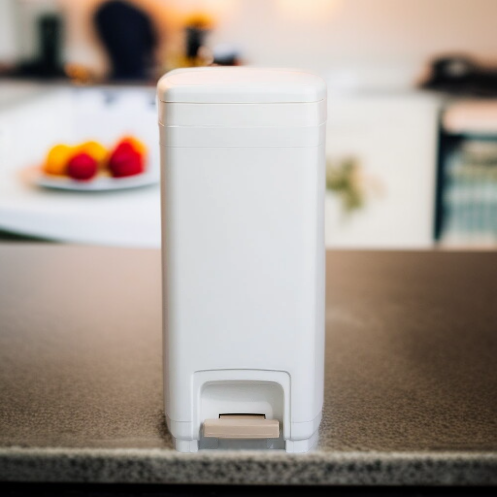 Papelera de pedal de acero de estilo europeo