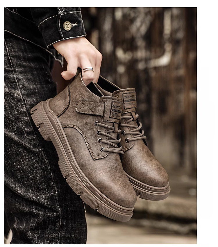 캐주얼 룩에 매치하기 좋은 남성 마틴 부츠