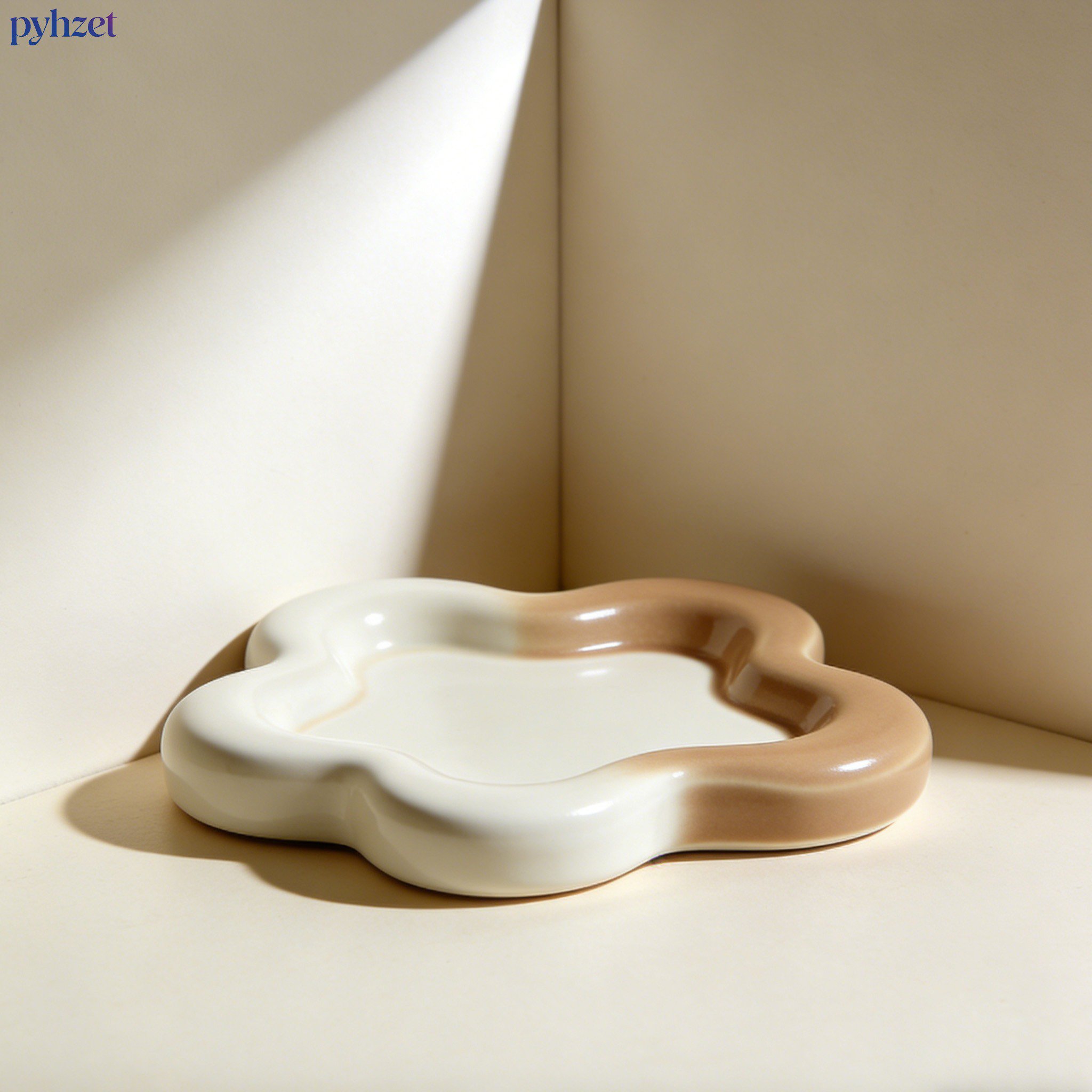 テーブルを保護する断熱コースター