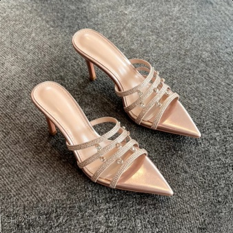 Elegante Sommerschuhe für Damen mit Glitzersteinen