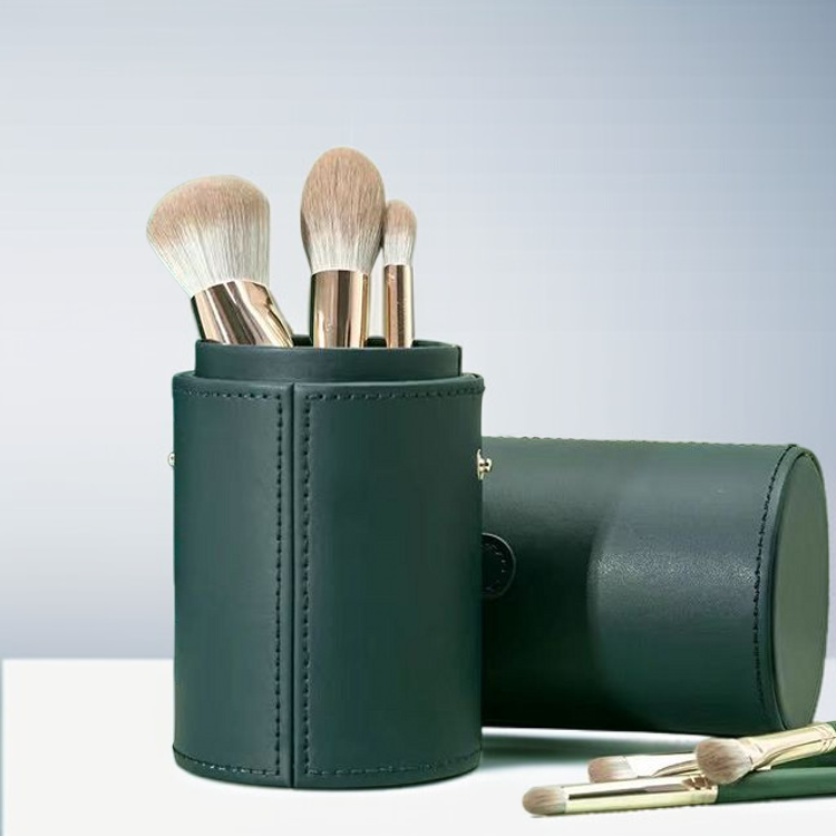 고급스러운 브러시 핸들 디자인