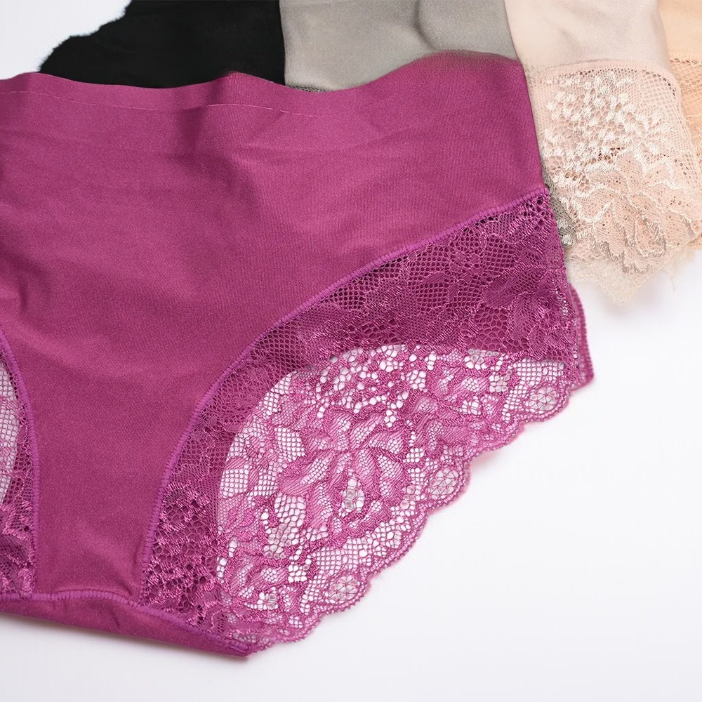 레이스 디자인이 돋보이는 여성 팬티