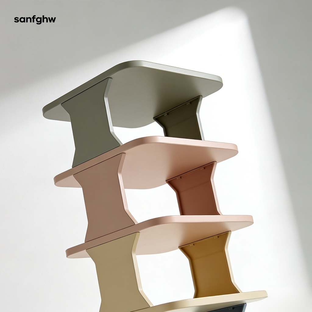 Robustes Schuhregal mit mehreren Ebenen