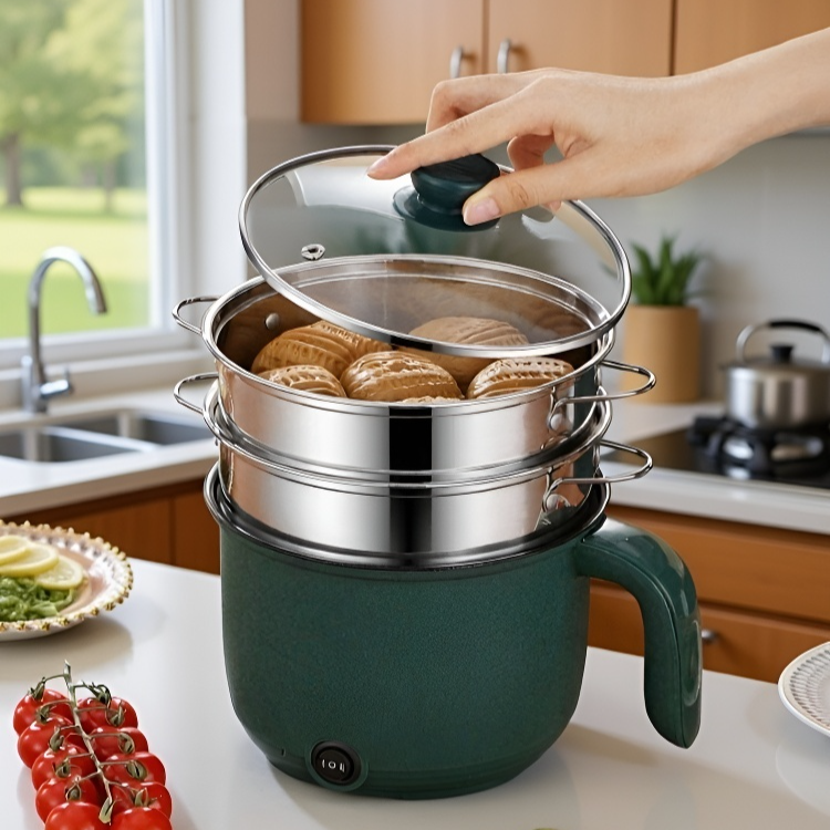 多機能炊飯器で炊き立てご飯を楽しむ家族