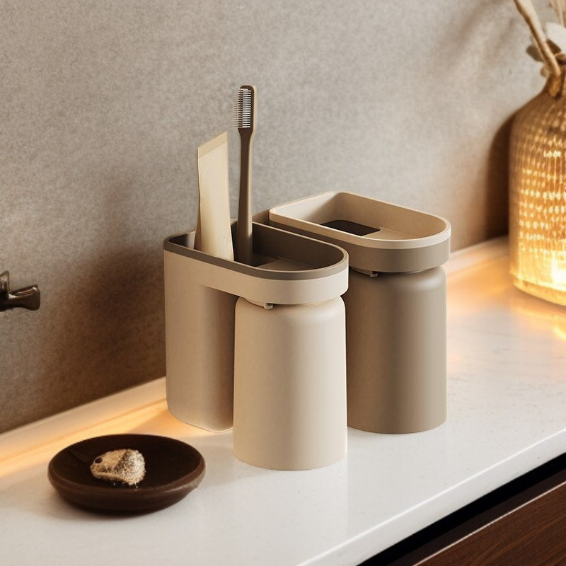 벽걸이형 거꾸로 설치되는 물빠짐 칫솔컵 정리대