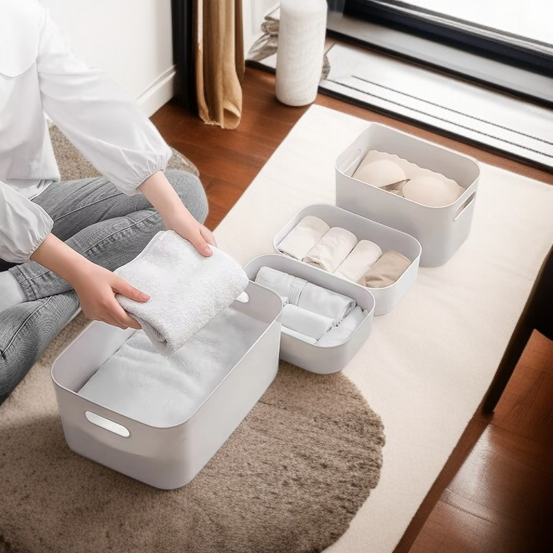 Úložný koš na oblečení do ložnice, organizér na stolek
