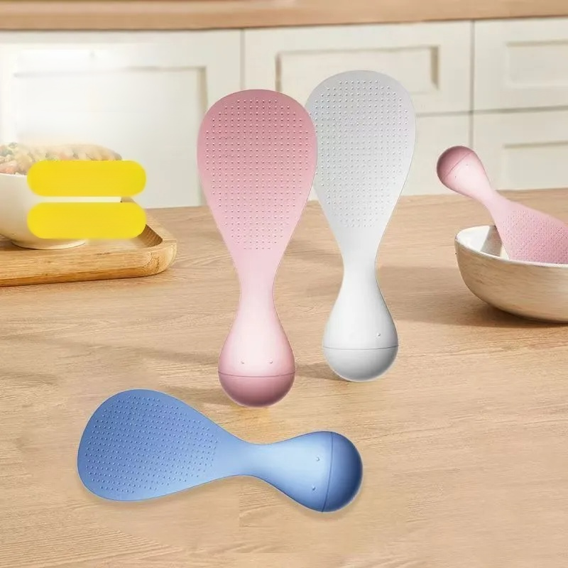 Non stick rice spoon in the kitchen can be used as a standing rice spoon