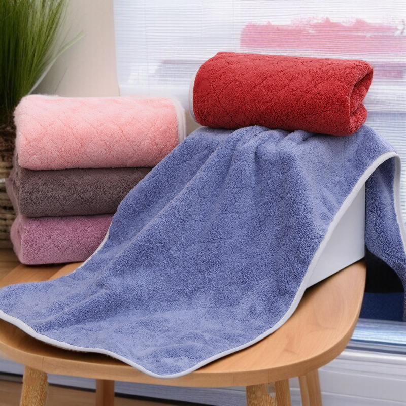 Miękki, chłonny i pogrubiony ręcznik do twarzy