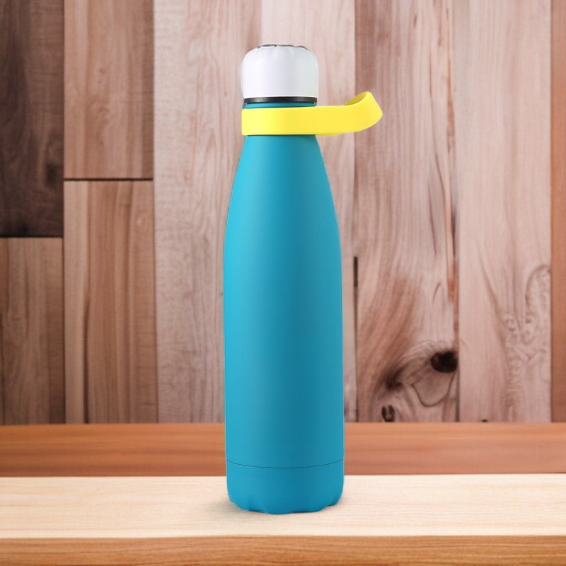 高品質でミニマルなデザインの、大容量ステンレス製魔法瓶カップ