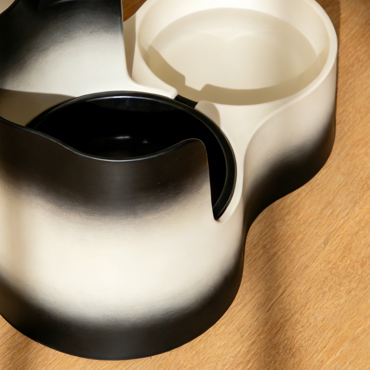 ถ้วยอาหารสัตว์เลี้ยงแบบเซ็ต 3 ชิ้น