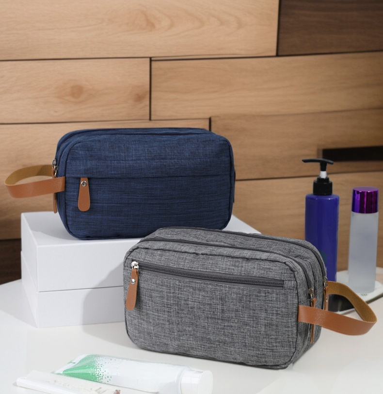 旅行に便利な洗面用具ポーチ