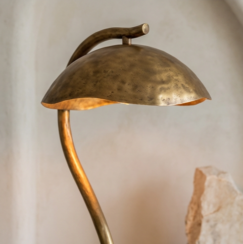 お部屋を彩るサンセットランプ照明