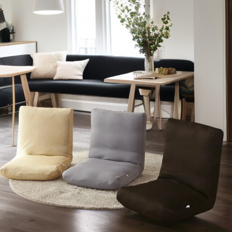 미니멀리즘 스타일의 플로어 체어