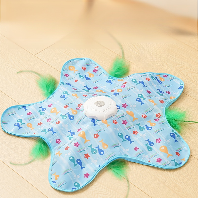 Self-entertaining cat chaser