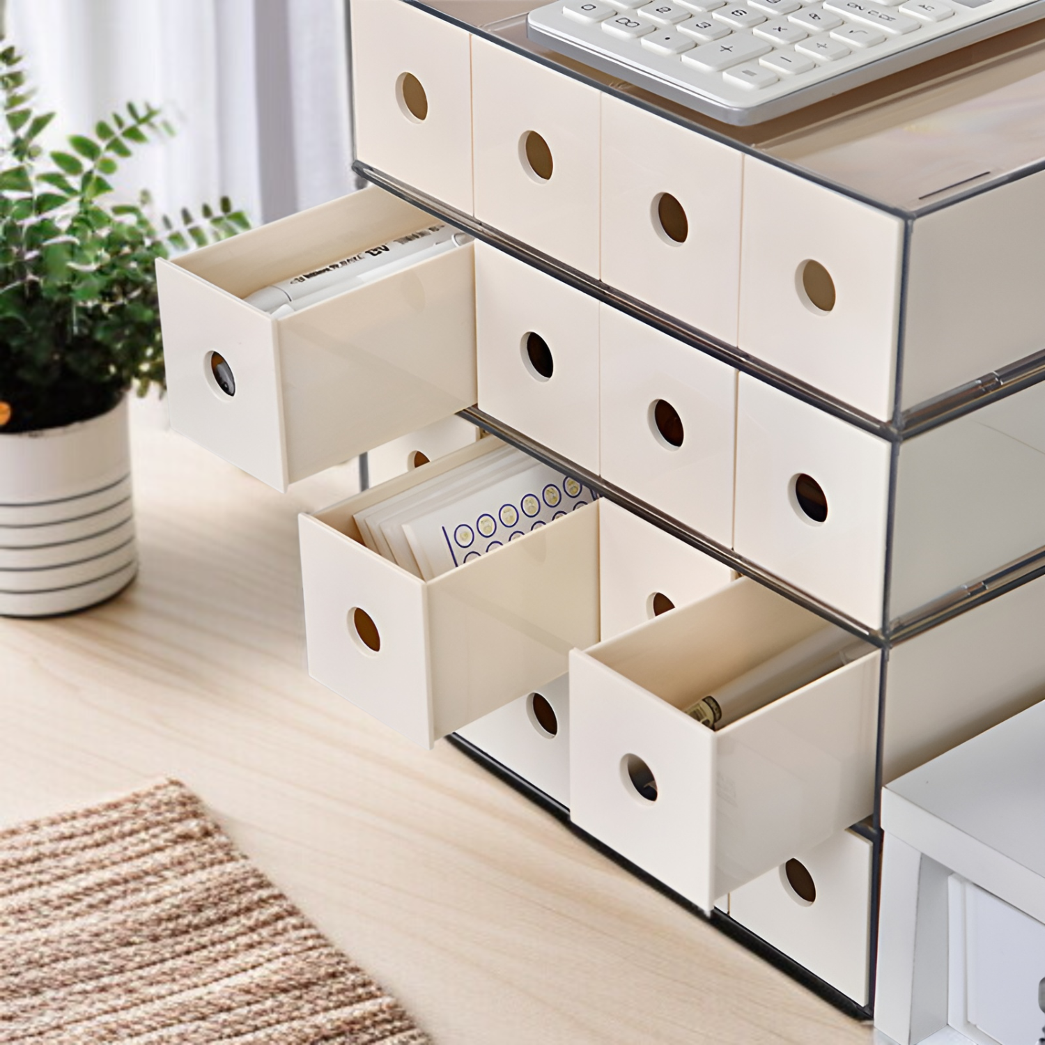 引き出し式収納ボックスは縦横4段に積み重ね可能、マルチグリッド収納ボックス メガネ 口紅収納ボックス ラック