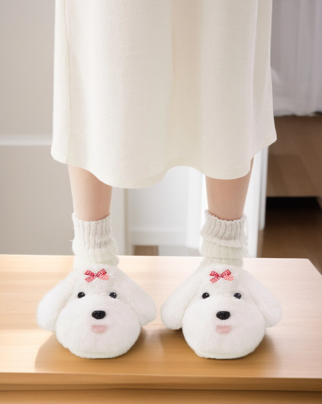 女童居家防滑拖鞋穿著效果