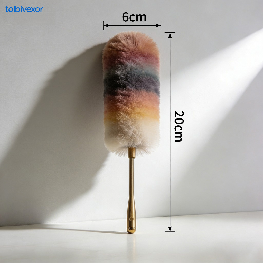 Easy-to-use desk cleaning tool