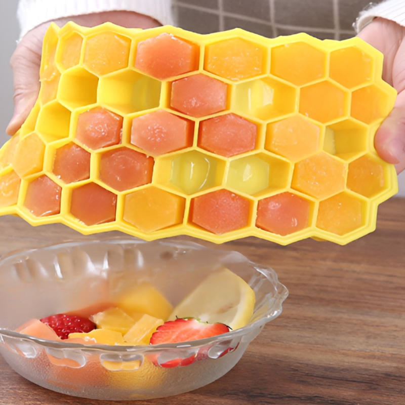 Honeycomb ice cube tray