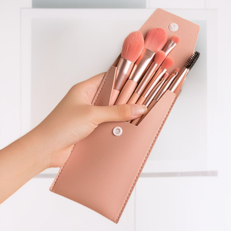 고급스러운 미니 메이크업 브러시 클로즈업