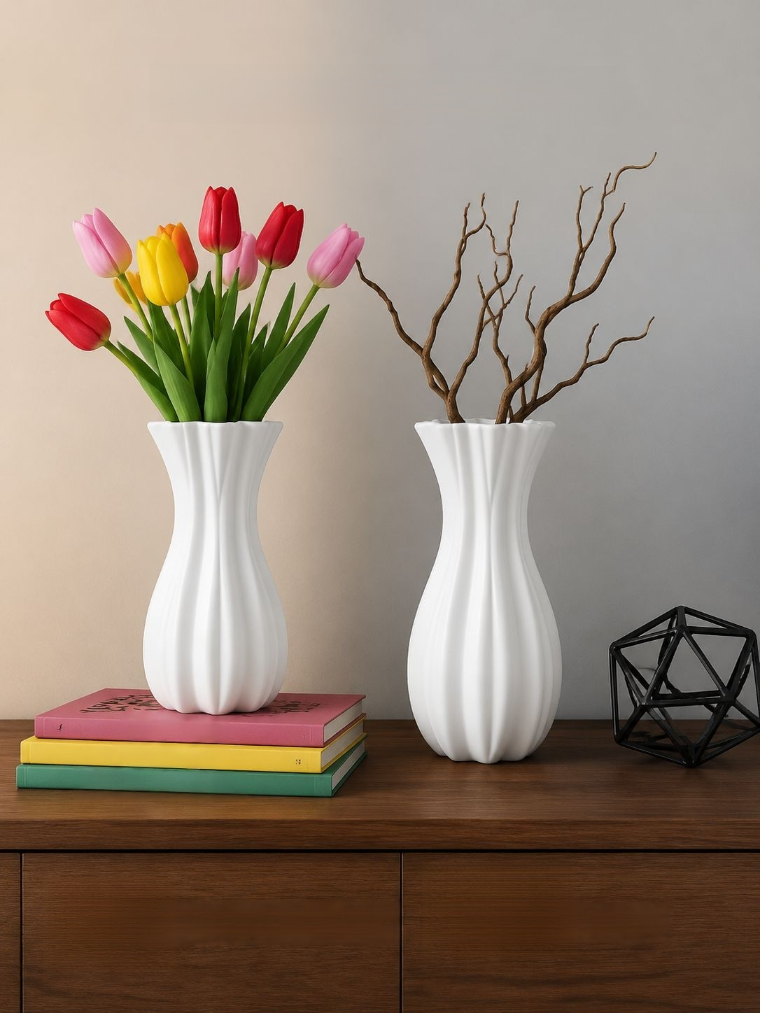 Vase sur pied pour décorer une entrée ou un salon