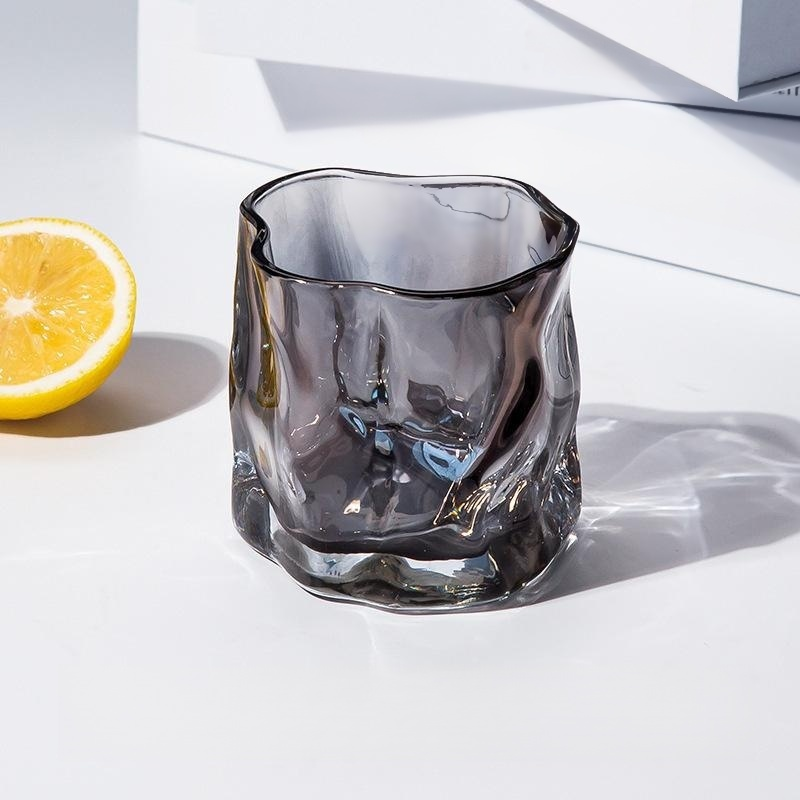 Cooling twisted glass water cup