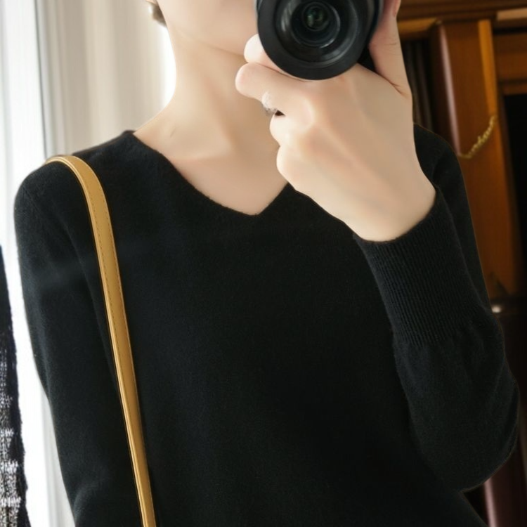 트렌디한 스타일 여성 V넥 니트