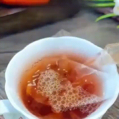 Antiperspirant and spleen-strengthening Schisandra chinensis, Astragalus and Ophiopogon japonicus he